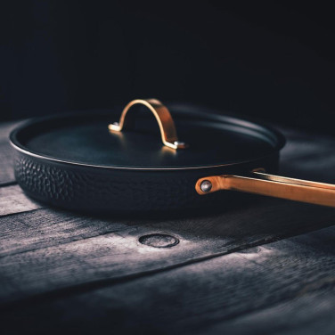 Arvet Traktörpanna med lock svart 28 cm